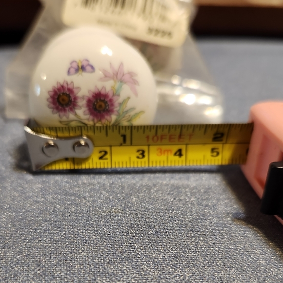 4 Brand New Liberty Hardware Vintage Drawer Knobs with screw, butterfly & flower - Picture 2 of 2